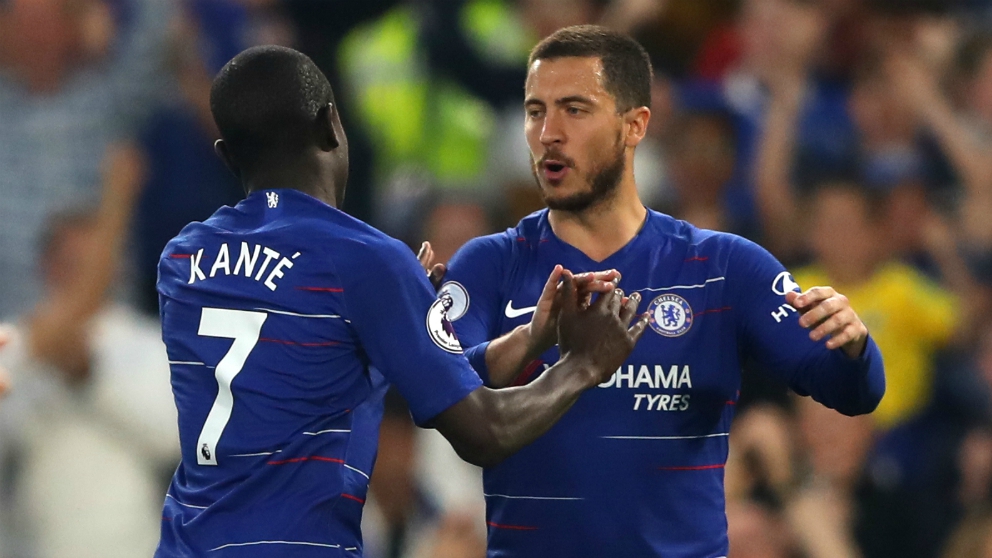 Kanté y Eden Hazard celebran un gol durante un partido con el Chelsea. (Getty)