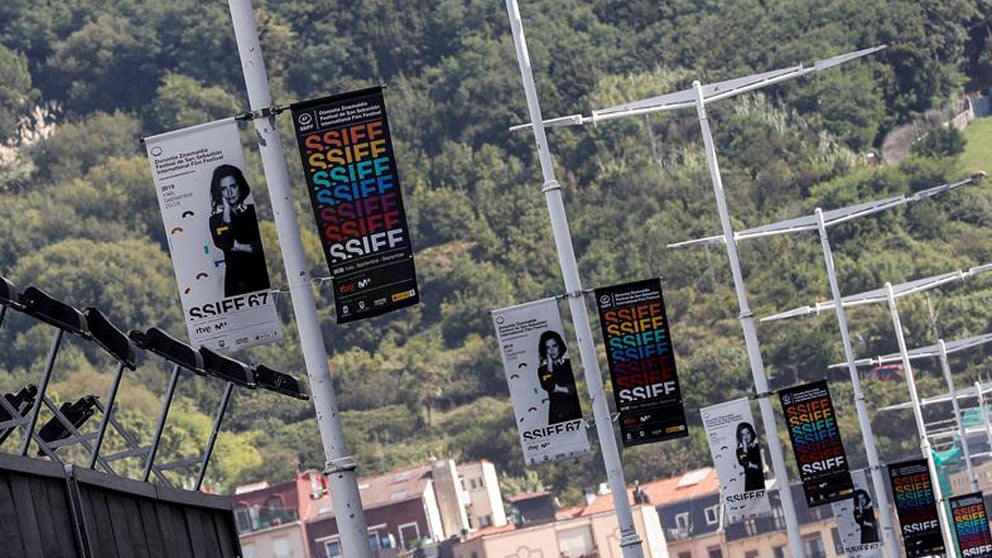 Vista de los paneles este martes en San Sebastián donde se colocan los carteles de las películas del Festival Internacional de Cine de San Sebastián, cuya 67 edición se celebrará entre el 20 y el 28 de septiembre. Foto: EFE