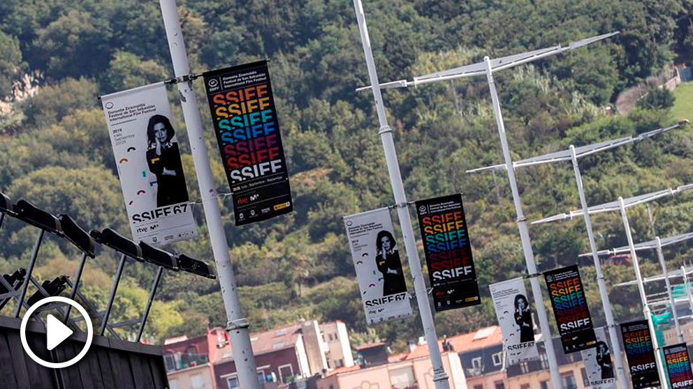 Vista de los paneles este martes en San Sebastián donde se colocan los carteles de las películas del Festival Internacional de Cine de San Sebastián, cuya 67 edición se celebrará entre el 20 y el 28 de septiembre. Foto: EFE