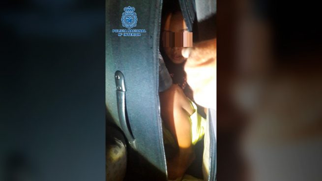 Detenido un matrimonio en Melilla con un niño de ocho años escondido en una maleta