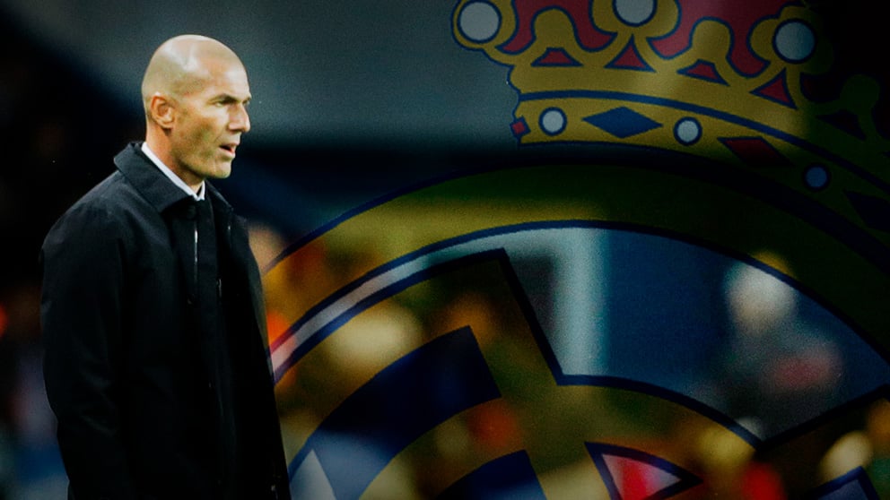 Zidane regatea su primera crisis en el Real Madrid.