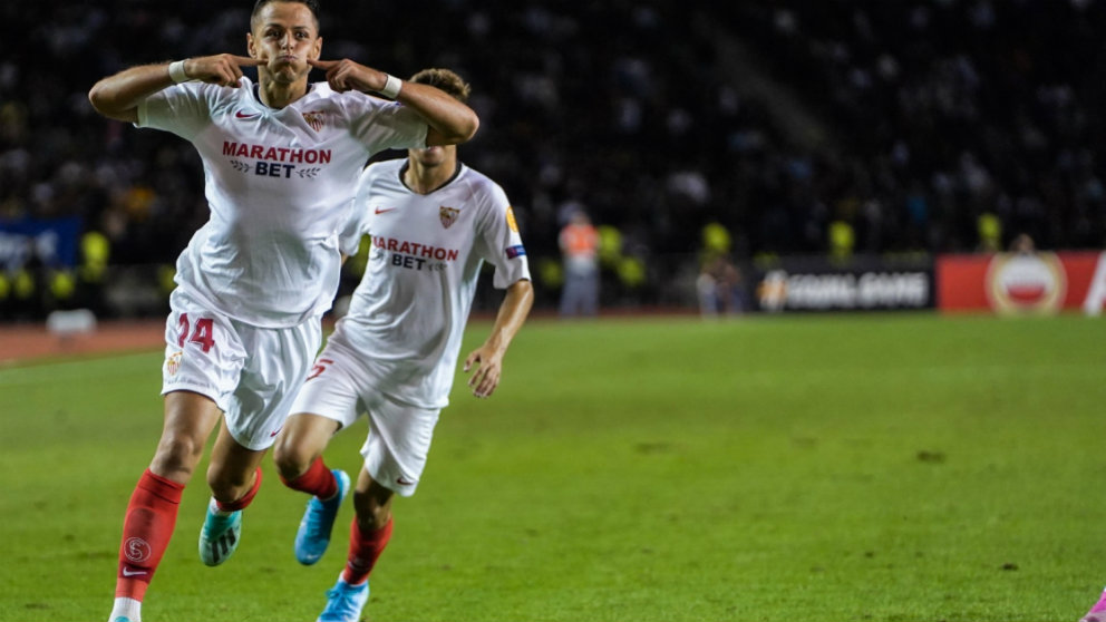 Chicharito Hernández celebra un gol ante el Qarabag (Sevilla Fútbol Club)