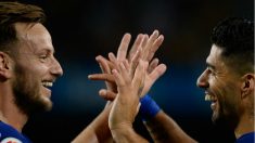 Rakitic y Suárez celebran un gol.(AFP)