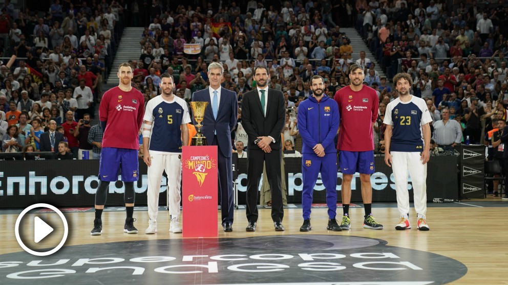 Los campeones del mundo homenajeados en Madrid. (ACB)