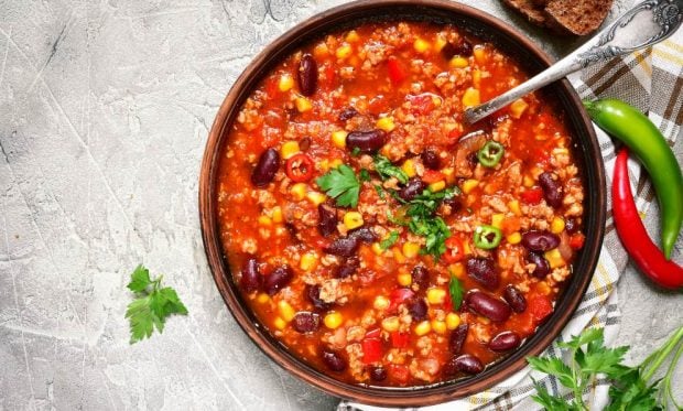 Sopa de frijol con carne de cerdo