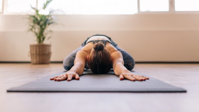 4 posturas de yoga para evitar el insomnio