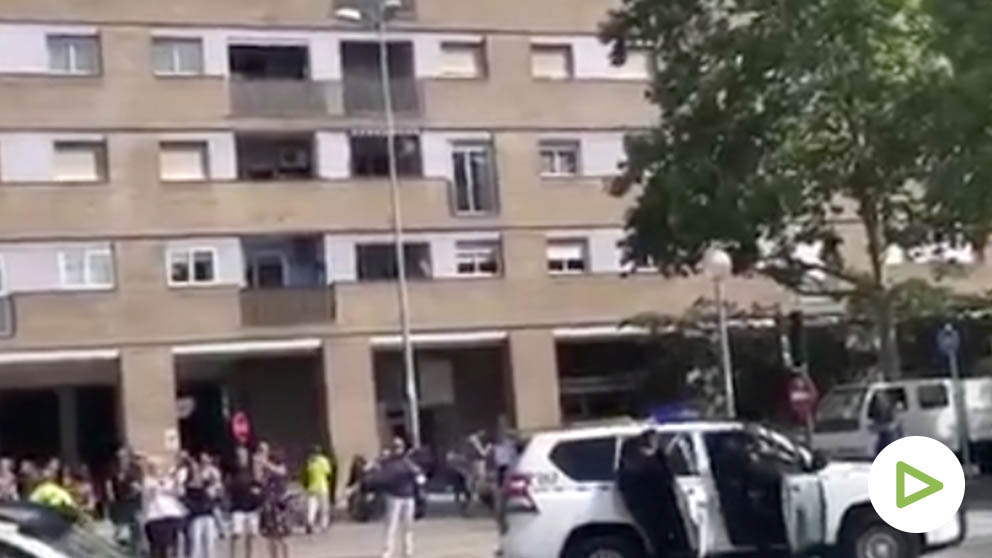 Vecinos aplauden a la Guardia Civil por la detención de un CDR: «¡Llevároslos a todos!»