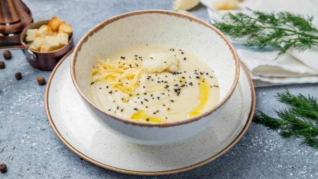 Sopa de coliflor con queso