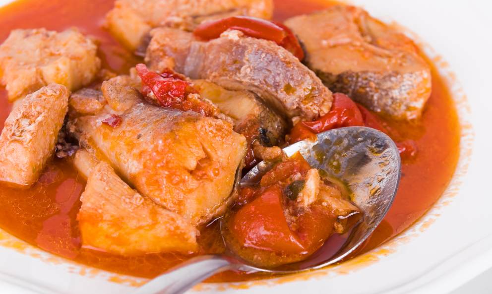 Receta de pez espada con salsa de tomate