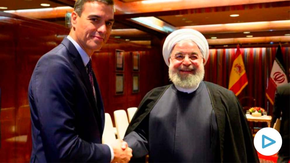 Pedro Sánchez saluda al presidente de Irán Hassan Rouhani.