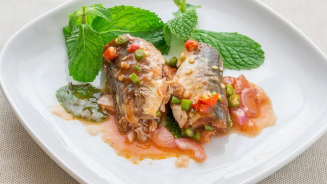 Receta de sardinas rellenas de sanfaina con tomates al horno