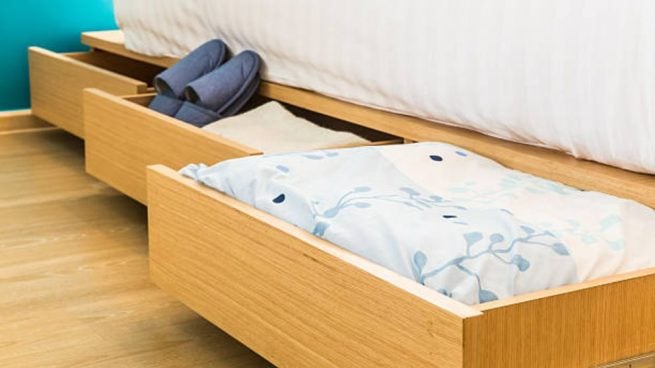 Cómo hacer un cajón de almacenamiento para debajo de la cama