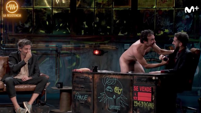 la-resistencia-hombre-desnudo