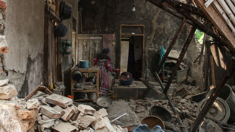 Una casa derrumbada por el terremoto (Indonesia). Foto: AFP