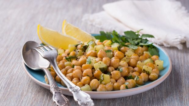 Guiso de garbanzos con aroma de menta