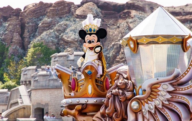 En Europa, está en Paris, denominado Disneyland Paris.