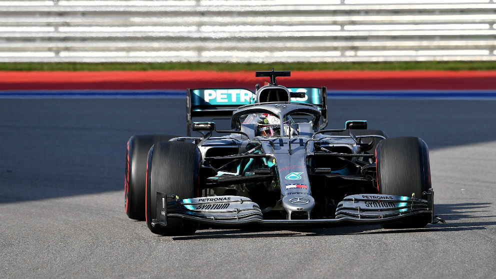 Hamilton, durante una carrera. (AFP)