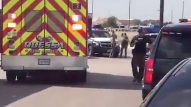 una-ambulancia-de-Odessa-en-texas-tiroteo