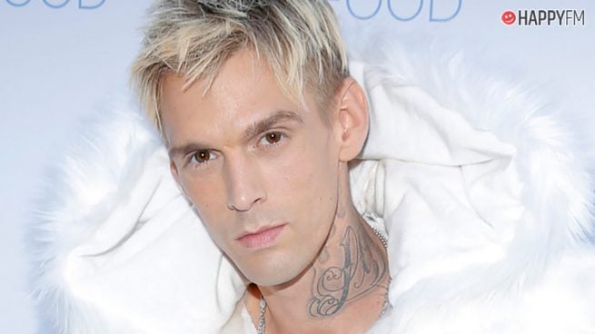 Aaron Carter se hace un tatuaje ¿de Rihanna? en la cara