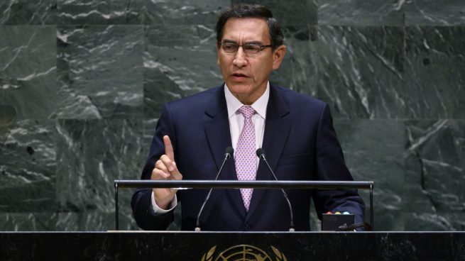 Perú suspende al presidente Vizcarra por «incapacidad moral» tras disolver el Parlamento