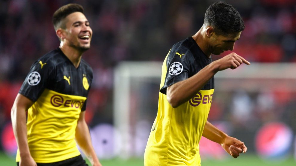 Achraf dio la victoria al Dortmund con un doblete. (AFP)