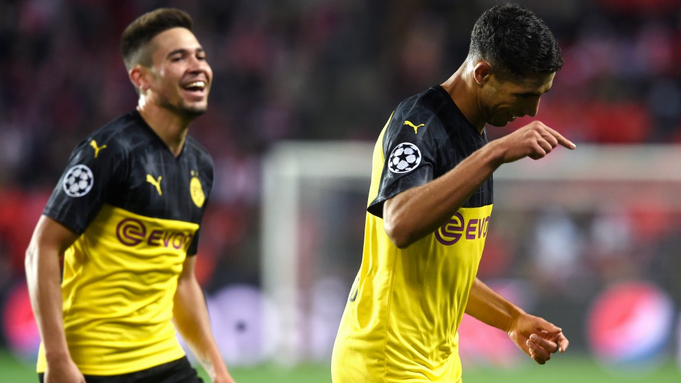 Achraf dio la victoria al Dortmund con un doblete. (AFP)