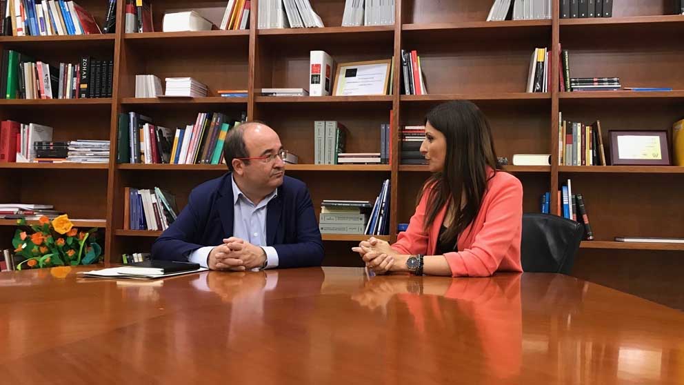 Reunión entre Lorena Roldán y Miquel Iceta previa a la moción de censura contra Torra.