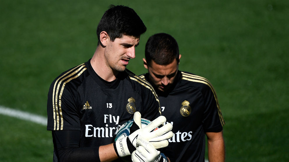 Courtois y Hazard, en un entrenamiento. (AFP)