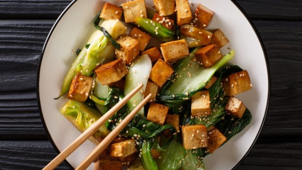 Acelgas rehogadas con patatas y tofu