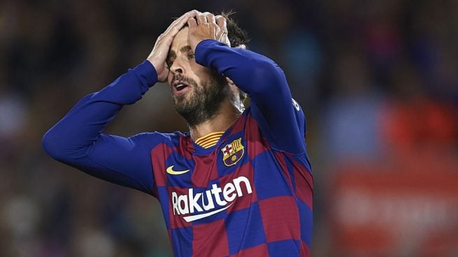 Piqué, experto en irse de rositas tras forzar amarillas