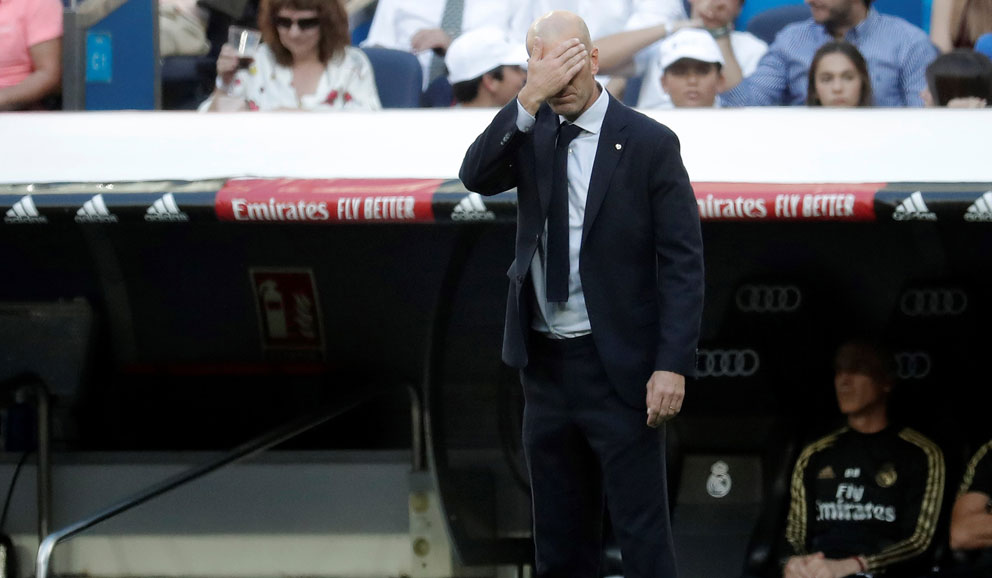 Zidane,-durante-el-último-encuentro-ante-el-Granada-en-el-Santiago-Bernabéu-(Getty)