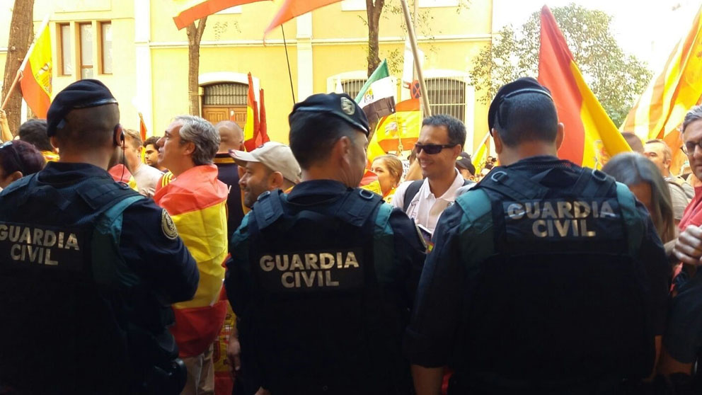 Agentes de la Guardia Civil en una manifestación por la unidad de España en Cataluña (Ep)