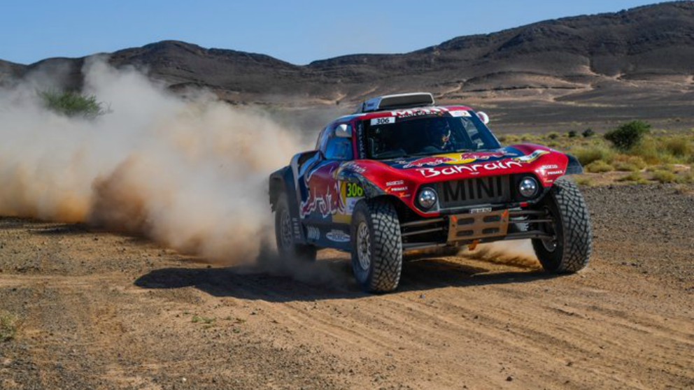 Carlos Sainz rueda en la especial en Marruecos.