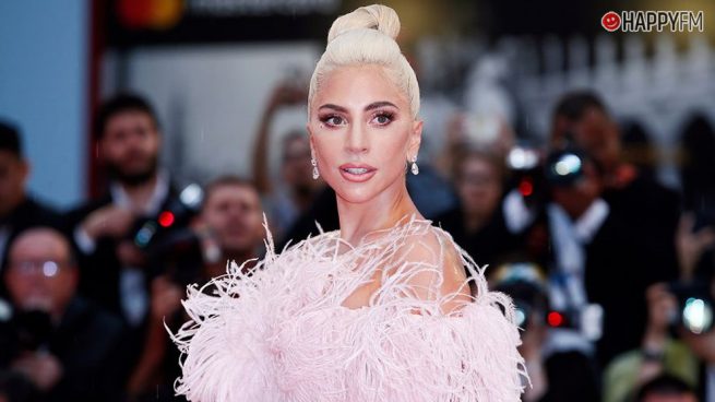 Lady Gaga sorprende con un inesperado y sorprendente cambio de look