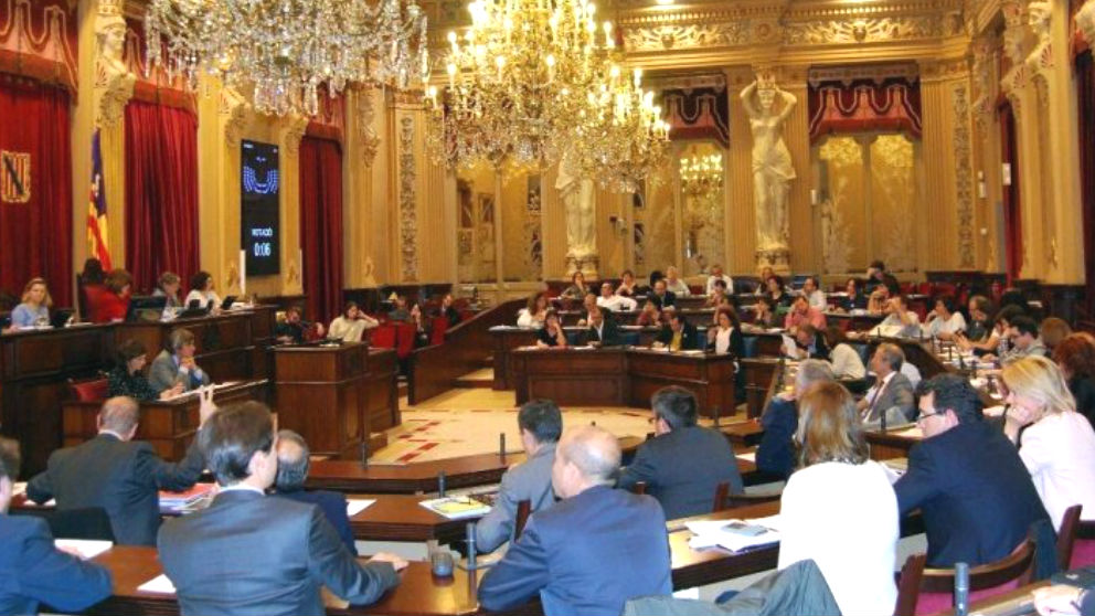 El Parlamento de Baleares ha rechazado una iniciativa de Vox contra la inmersión lingüística en cataláno.