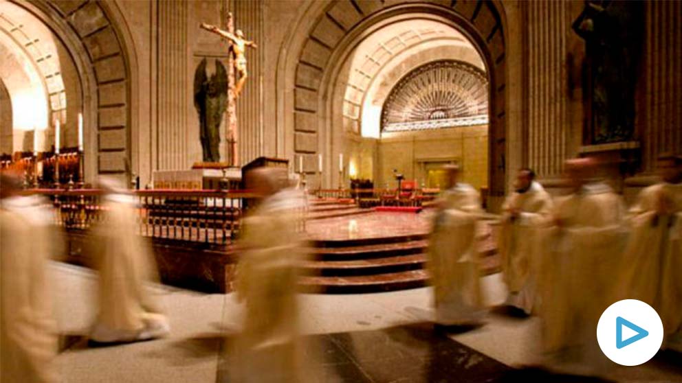 Monjes benedictinos en la Basílica de la Santa Cruz del Valle de los Caídos (Foto: valledeloscaidos.es)
