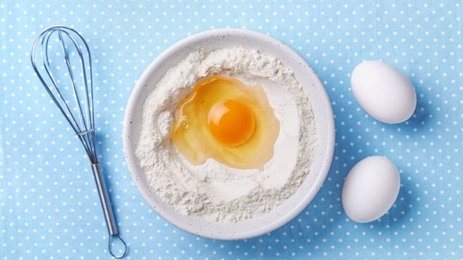 Cómo hacer un huevo cocido en el microondas en vaso. Receta fácil y rápida