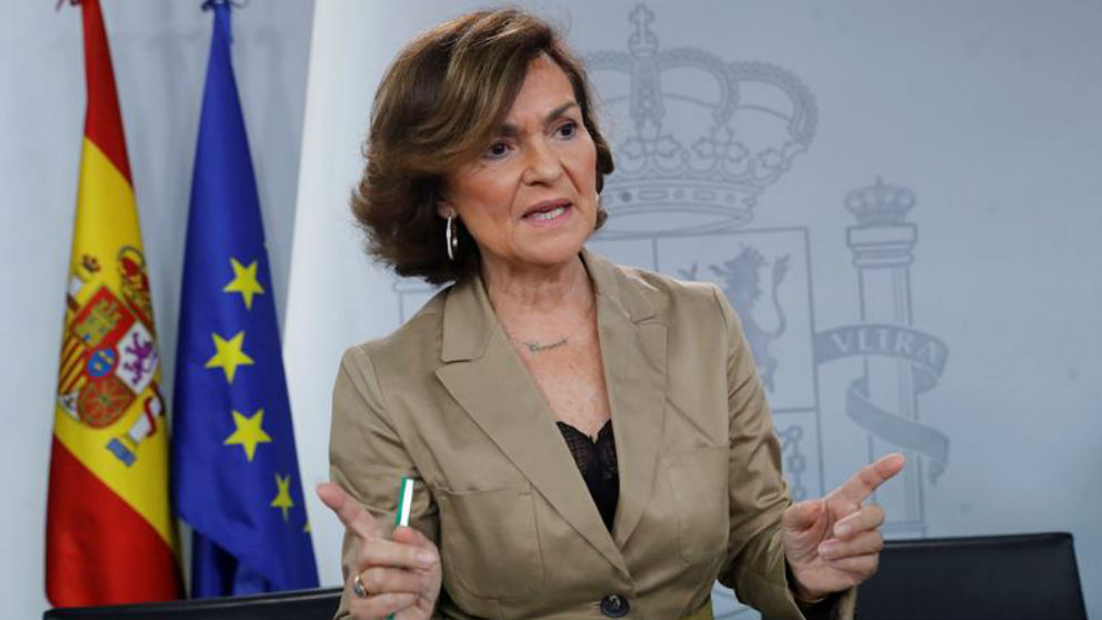 La vicepresidenta primera, Carmen Calvo. (Foto: EFE)