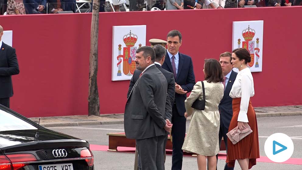 Pedro Sánchez, a su llegada al desfile de las Fuerzas Armadas.