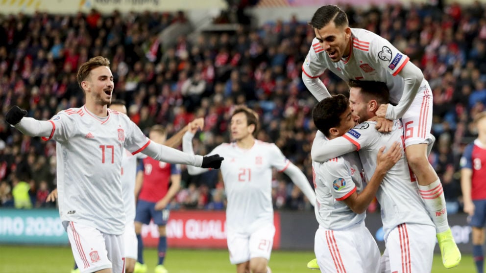 España celebra un gol ante Noruega. (AFP)