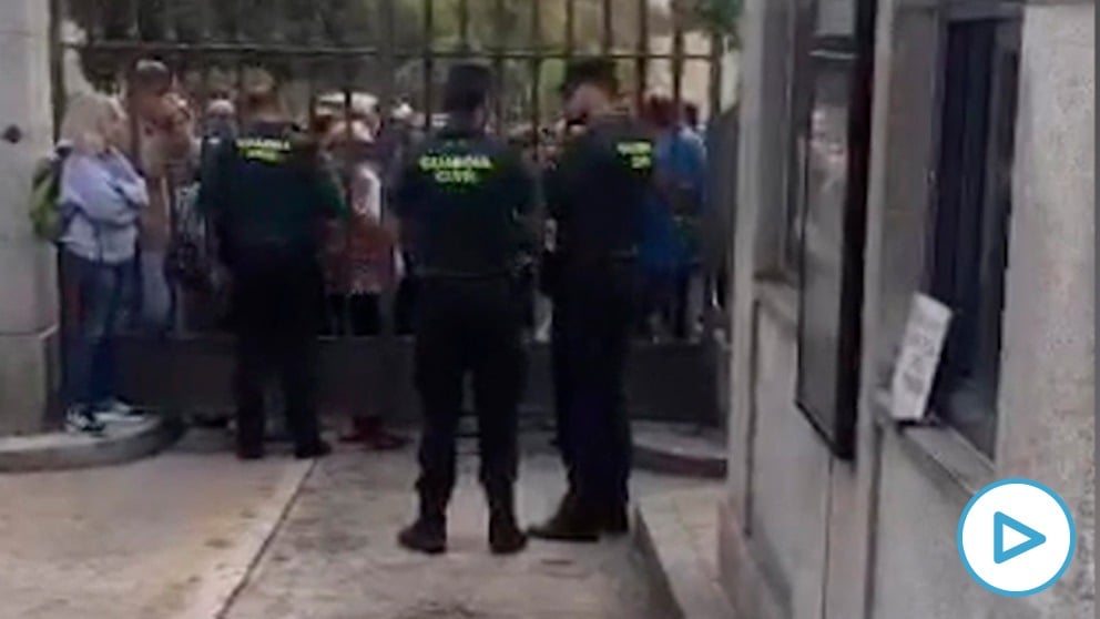 Agentes de la Guardia Civil en el Valle de los Caídos.