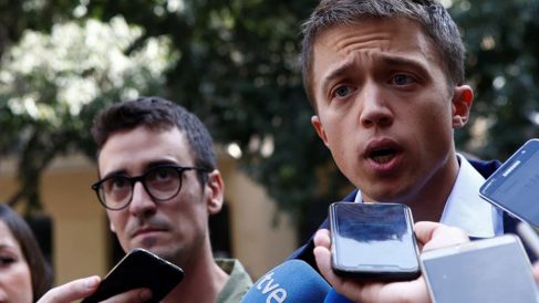 El líder de Más País, Íñigo Errejón, durante la presentación de la candidatura de Més Barcelona para la próximas elecciones del 10-N, encabezada por Juan Antonio Geraldes. Foto: EFE