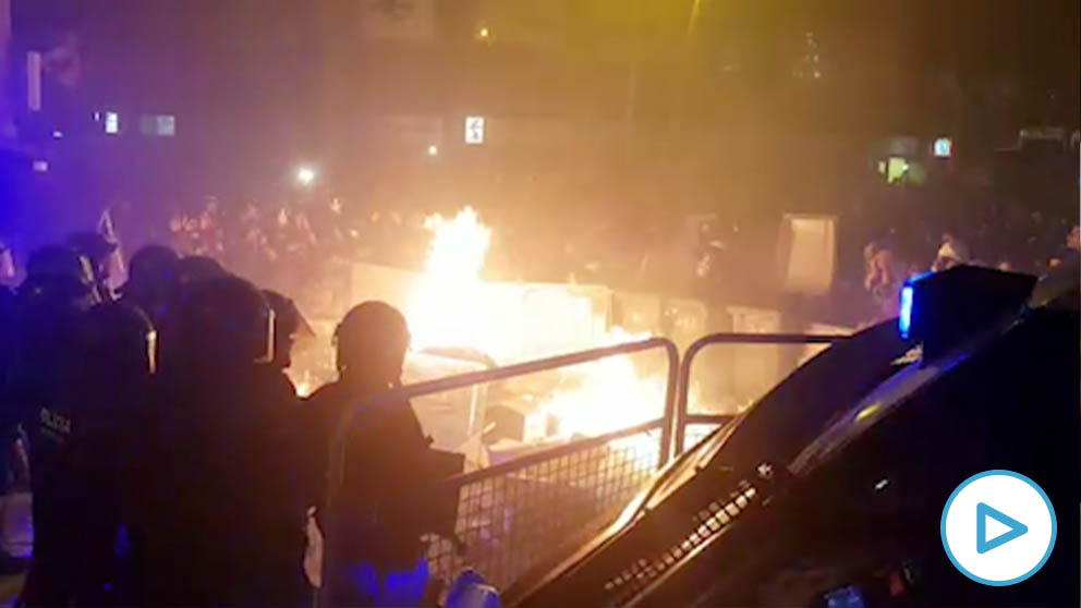 OKDIARIO cuenta en directo la violenta protesta en Barcelona