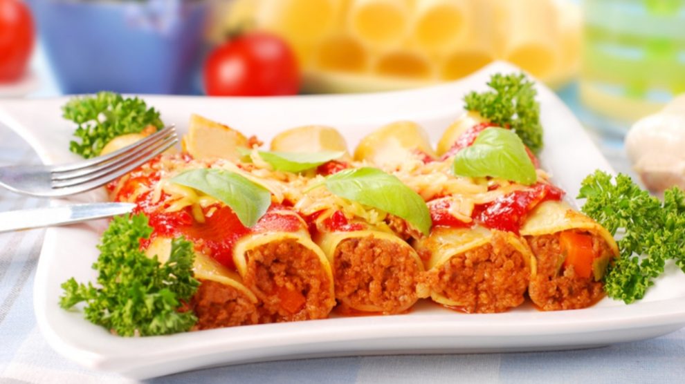 Canelones de setas y zanahoria con bechamel de frutos secos