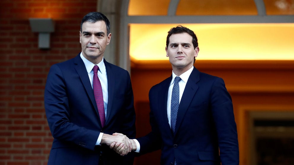 Sánchez y Rivera reunidos este miércoles en el Palacio de La Moncloa. (Foto: EFE)