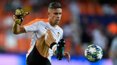 Gabriel Paulista durante un calentamiento (AFP)