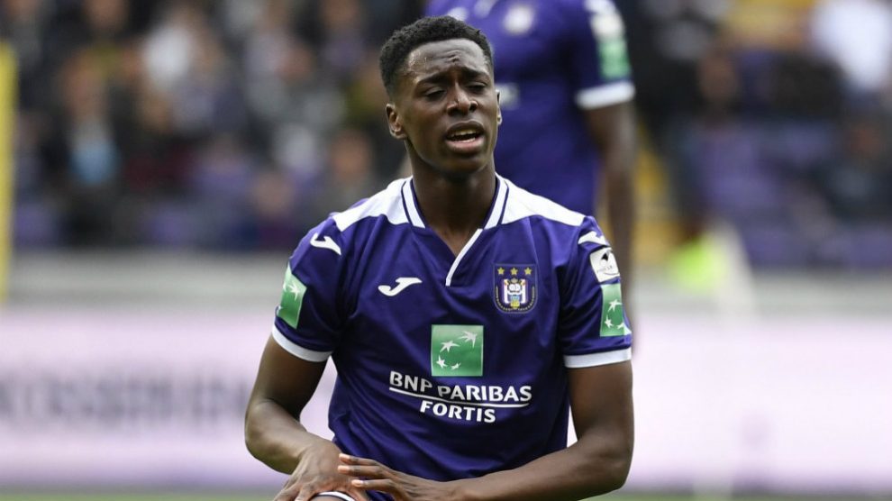 Sambi Lokonga con el Anderlecht (@Rscanderlecht)