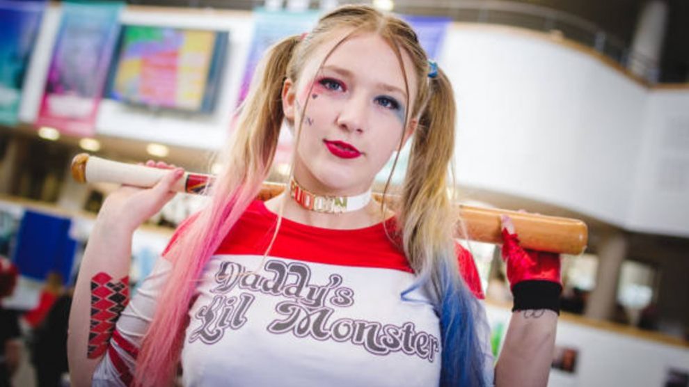 como hacer el maquillaje del disfraz de harley quinn para Halloween