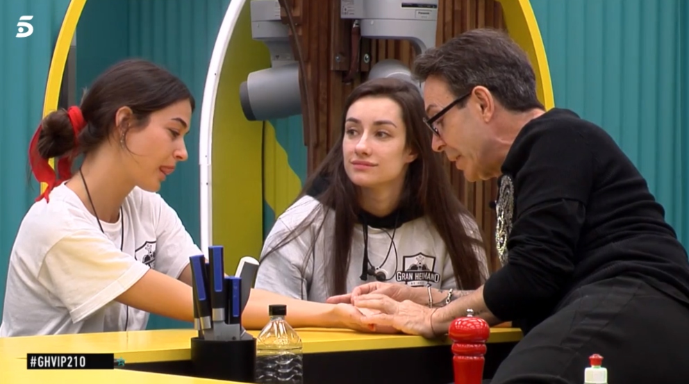 Estela, Joao y Adara