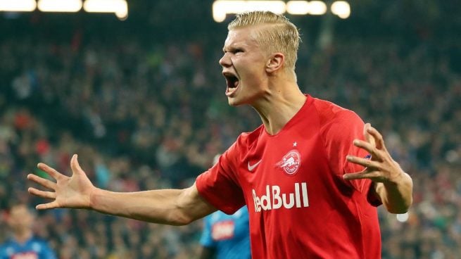 Erling Haland celebra un gol ante el Nápoles (AFP).